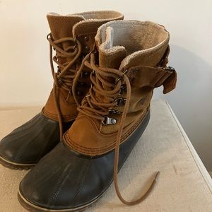 Sorel walk around, insulated, ducky boot, with heal -gently worn, women’s size 9